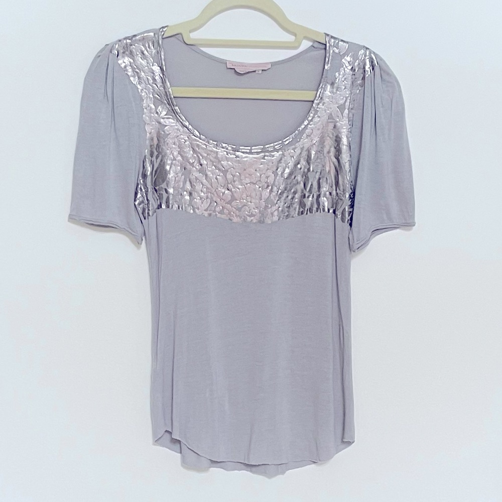 Max Azria Collection silvery/gray top